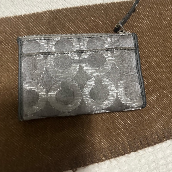 Coach Key / Coin Holder - Picture 3 of 5